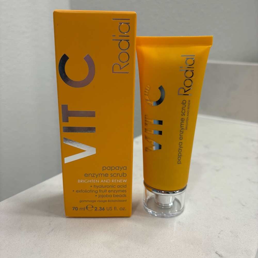 Rodial Papaya Enzyme Scrub (New)